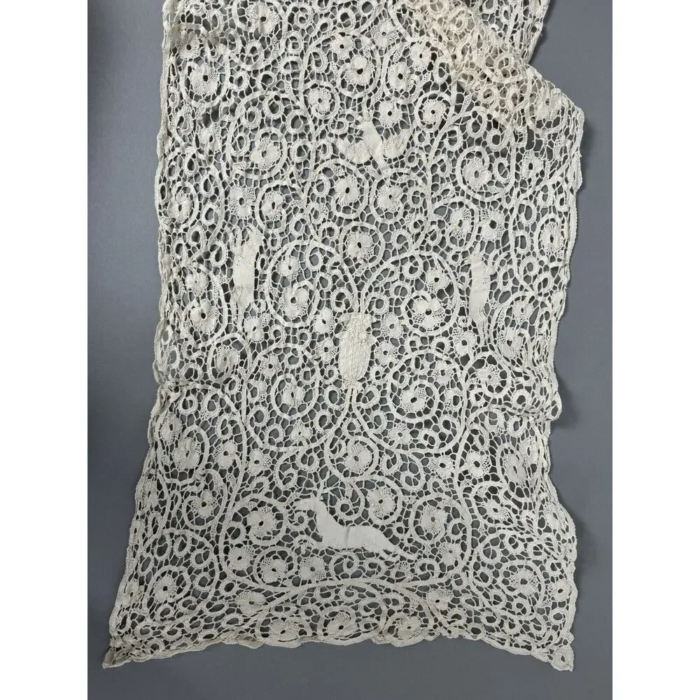 Antique Italian Cantu Lace Table Runner Point Venise Birds, Deer & Dogs 15x46”